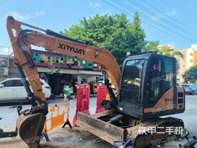 新源XYB75W-9挖掘機