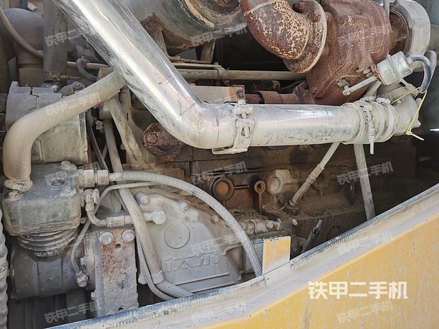 发动机右侧（整机外观及大件）