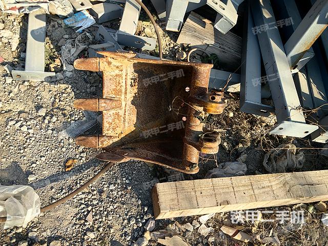 液壓泵艙室正面整體（整機(jī)外觀）