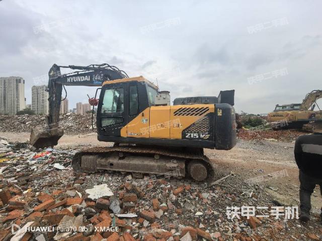 驾驶室顶部（整机外观）