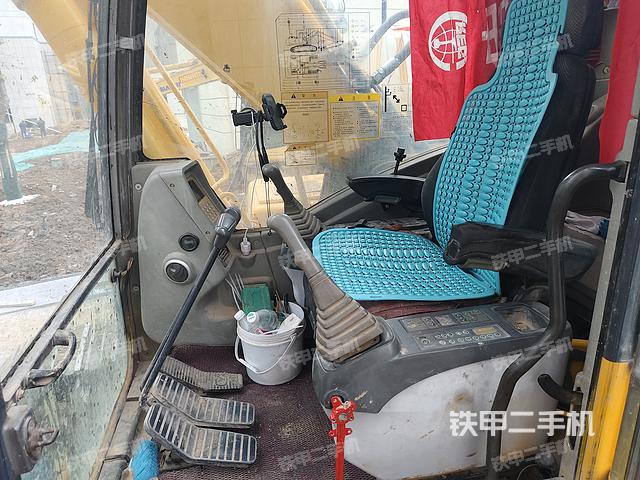 駕駛室整體（整機(jī)外觀）