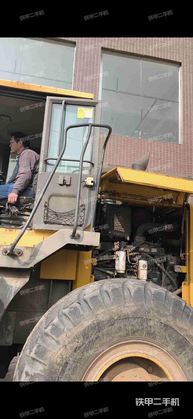 发动机左侧（整机外观及大件）