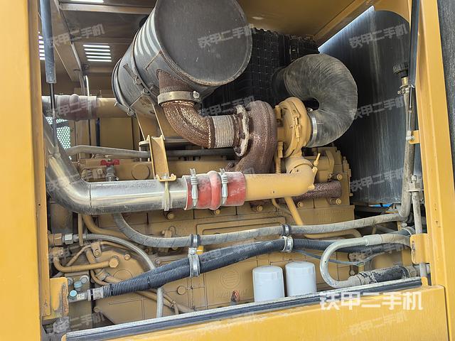 发动机右侧（整机外观及大件）