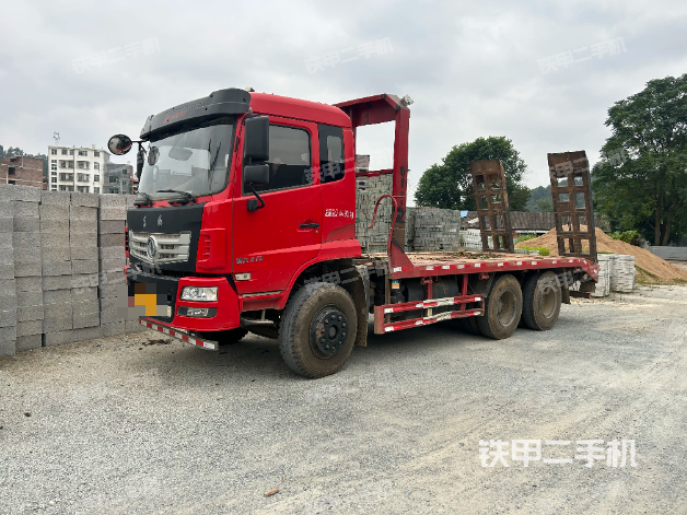 東風8X4平板運輸車