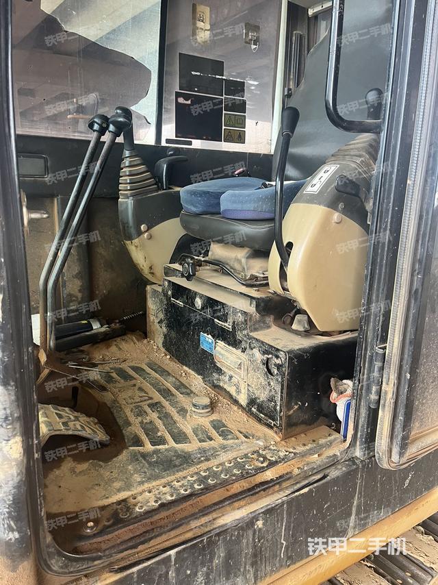 驾驶室整体（整机外观）