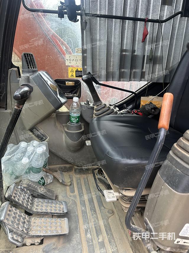 驾驶室整体（整机外观）