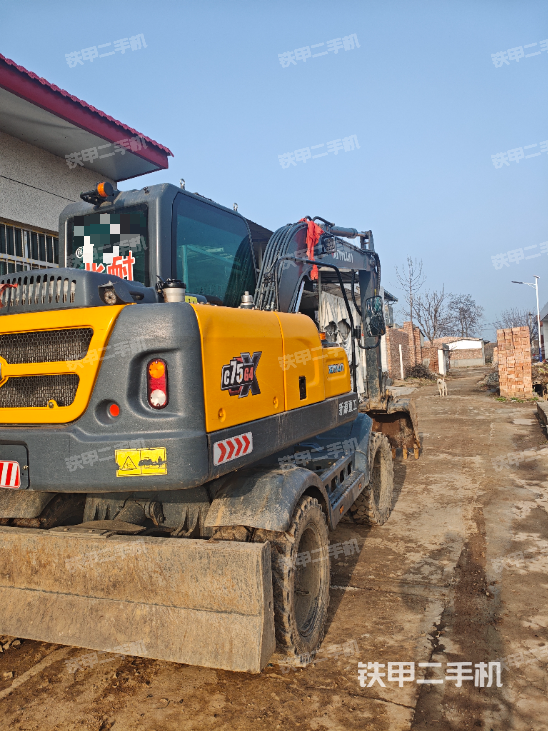 單側(cè)履帶整體（整機(jī)外觀）