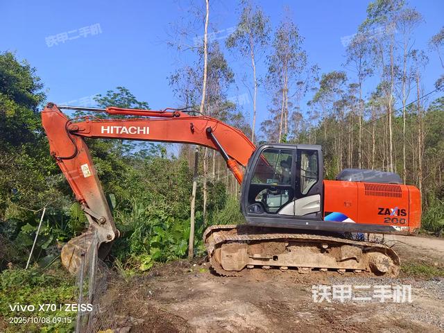 日立ZX200-5A挖掘机