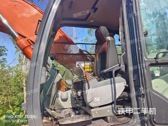 驾驶室整体（整机外观）