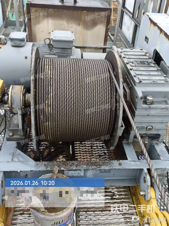 整机左侧（设备外观及核心部件）