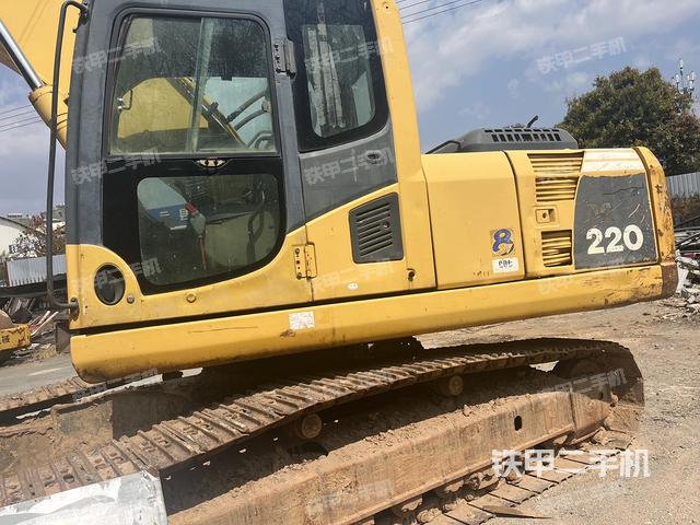 駕駛室整體（整機外觀）