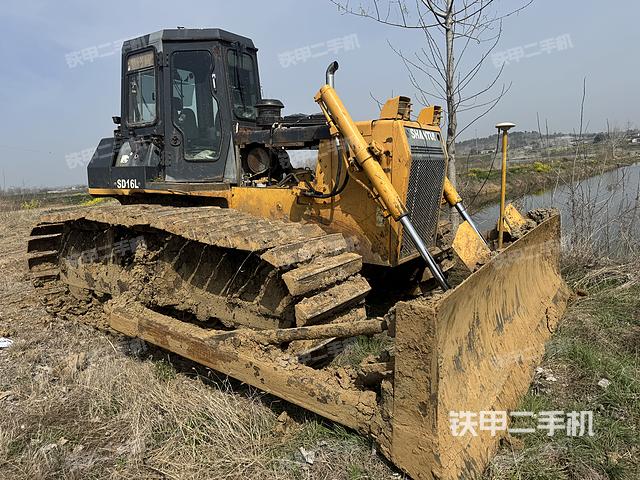 山推SD16L湿地型推土机