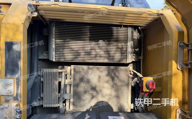 駕駛室整體（整機(jī)外觀(guān)）