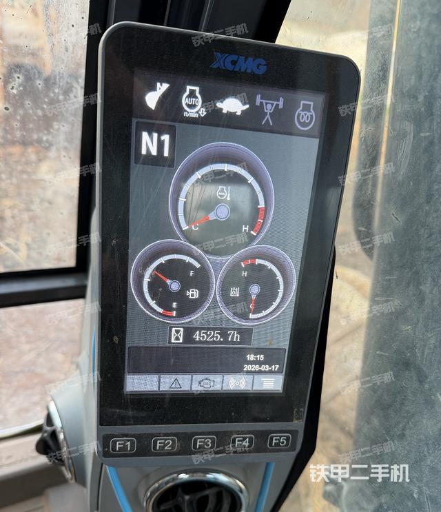 駕駛室頂部（整機(jī)外觀(guān)）