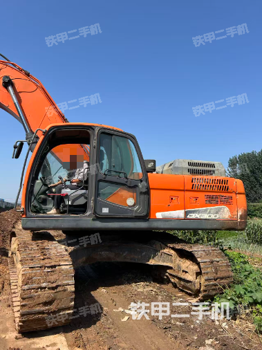 斗山DX300LC-9C挖掘机